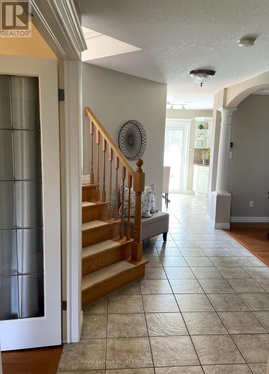 












67 GREY OAK DRIVE

,
Guelph (Pineridge/Westminster Woods),




Ontario
N1L1R2

