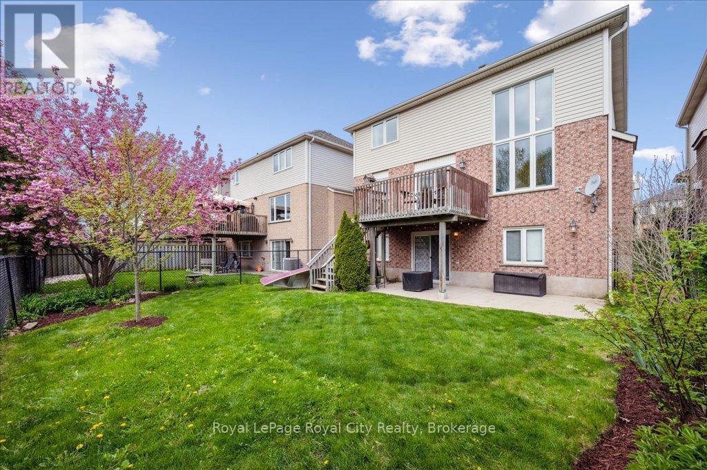 












67 GREY OAK DRIVE

,
Guelph (Pineridge/Westminster Woods),




Ontario
N1L1R2

