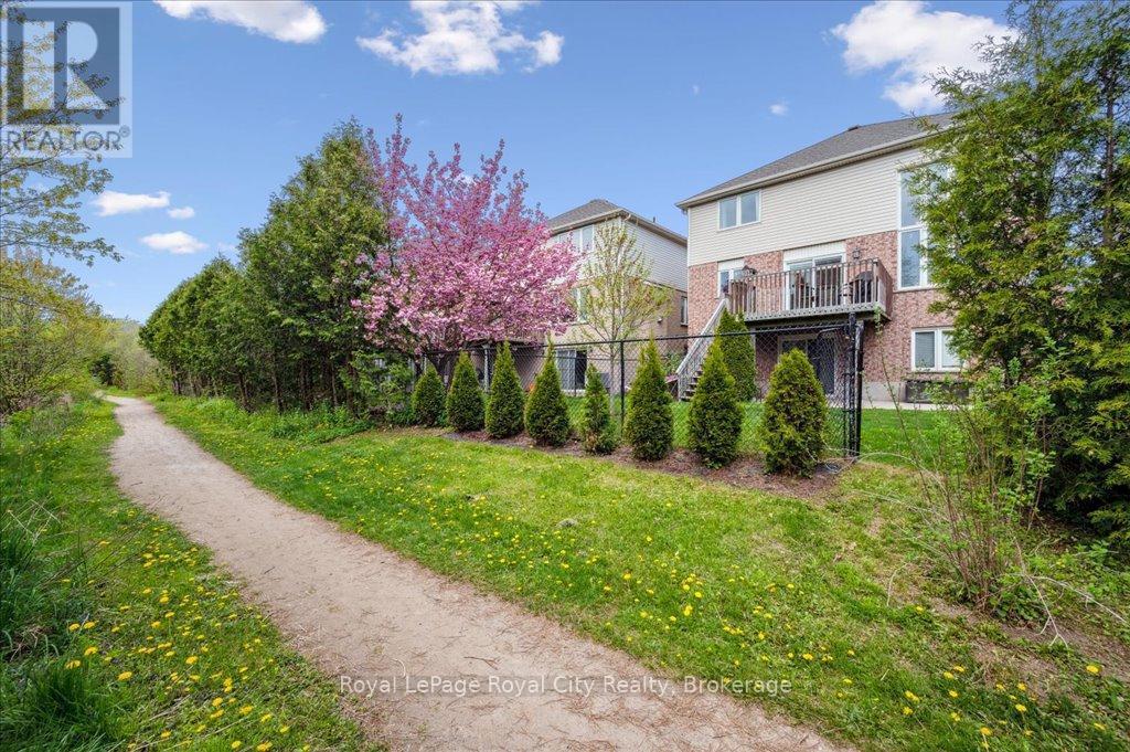 












67 GREY OAK DRIVE

,
Guelph (Pineridge/Westminster Woods),




Ontario
N1L1R2

