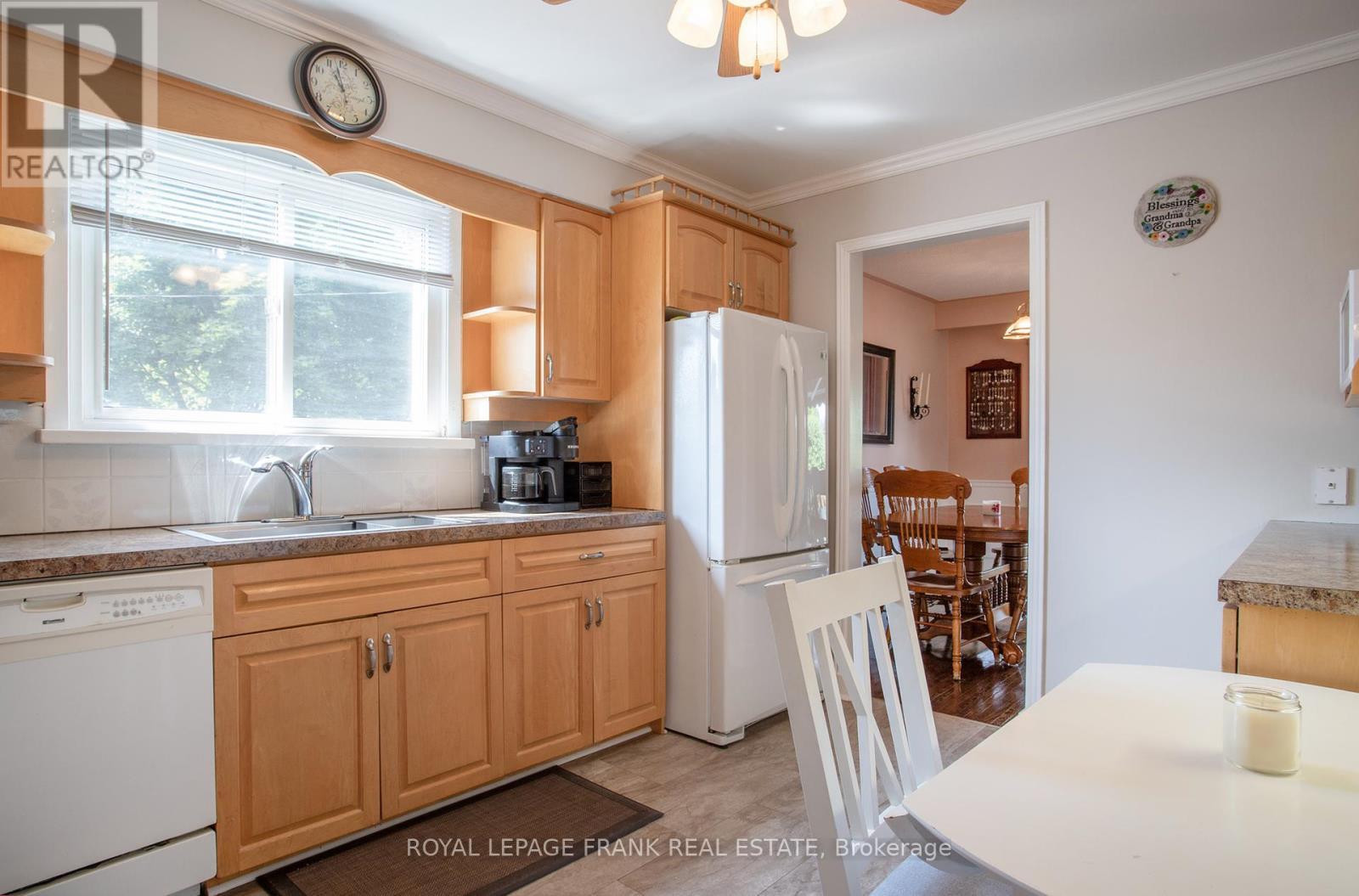 












1 ROOSEVELT AVENUE

,
Ajax (South East),




Ontario
L1S2L1

