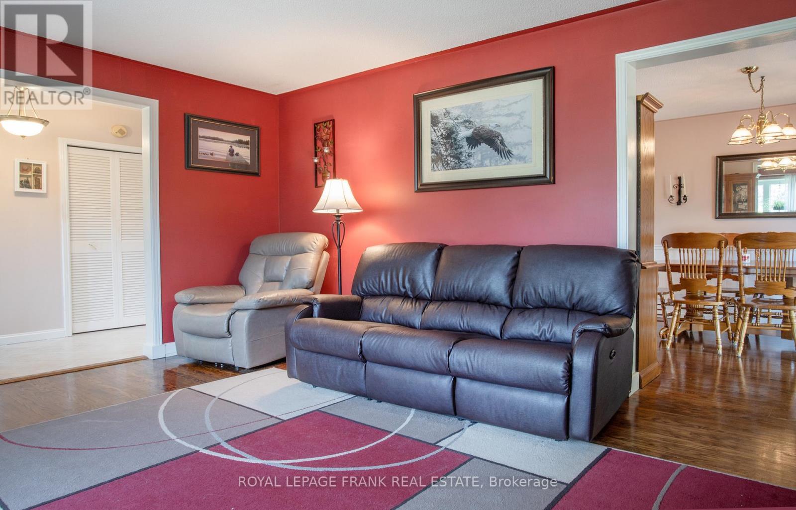 












1 ROOSEVELT AVENUE

,
Ajax (South East),




Ontario
L1S2L1

