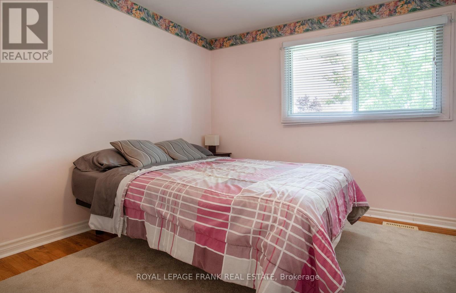 












1 ROOSEVELT AVENUE

,
Ajax (South East),




Ontario
L1S2L1

