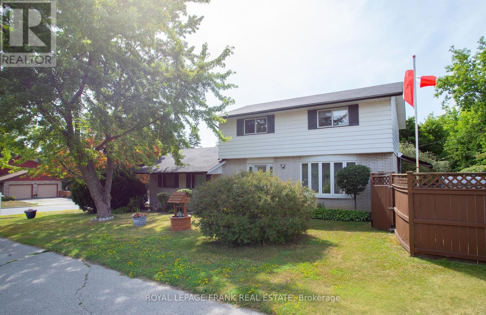 












1 ROOSEVELT AVENUE

,
Ajax (South East),




Ontario
L1S2L1


