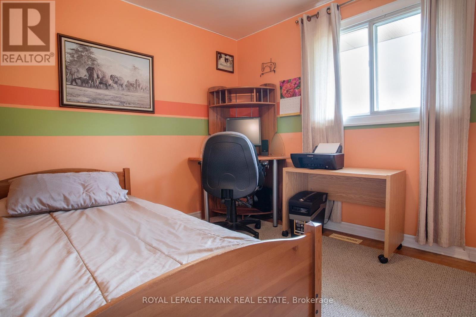 












1 ROOSEVELT AVENUE

,
Ajax (South East),




Ontario
L1S2L1

