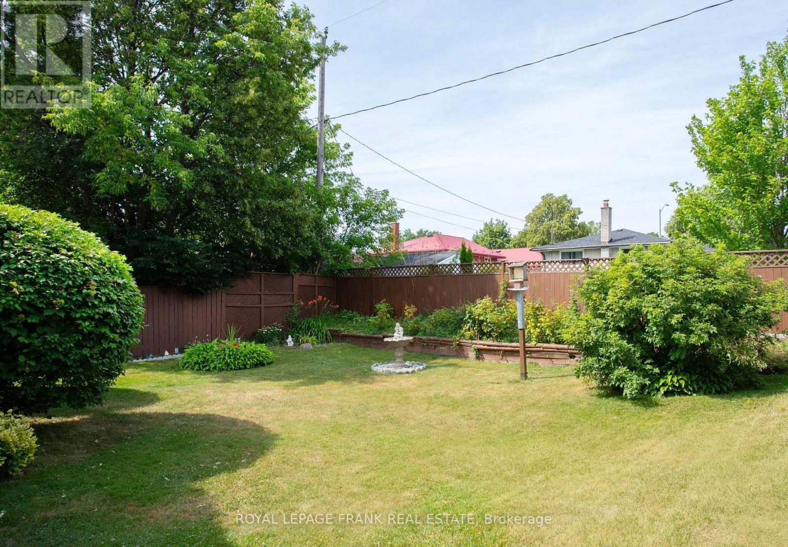 












1 ROOSEVELT AVENUE

,
Ajax (South East),




Ontario
L1S2L1

