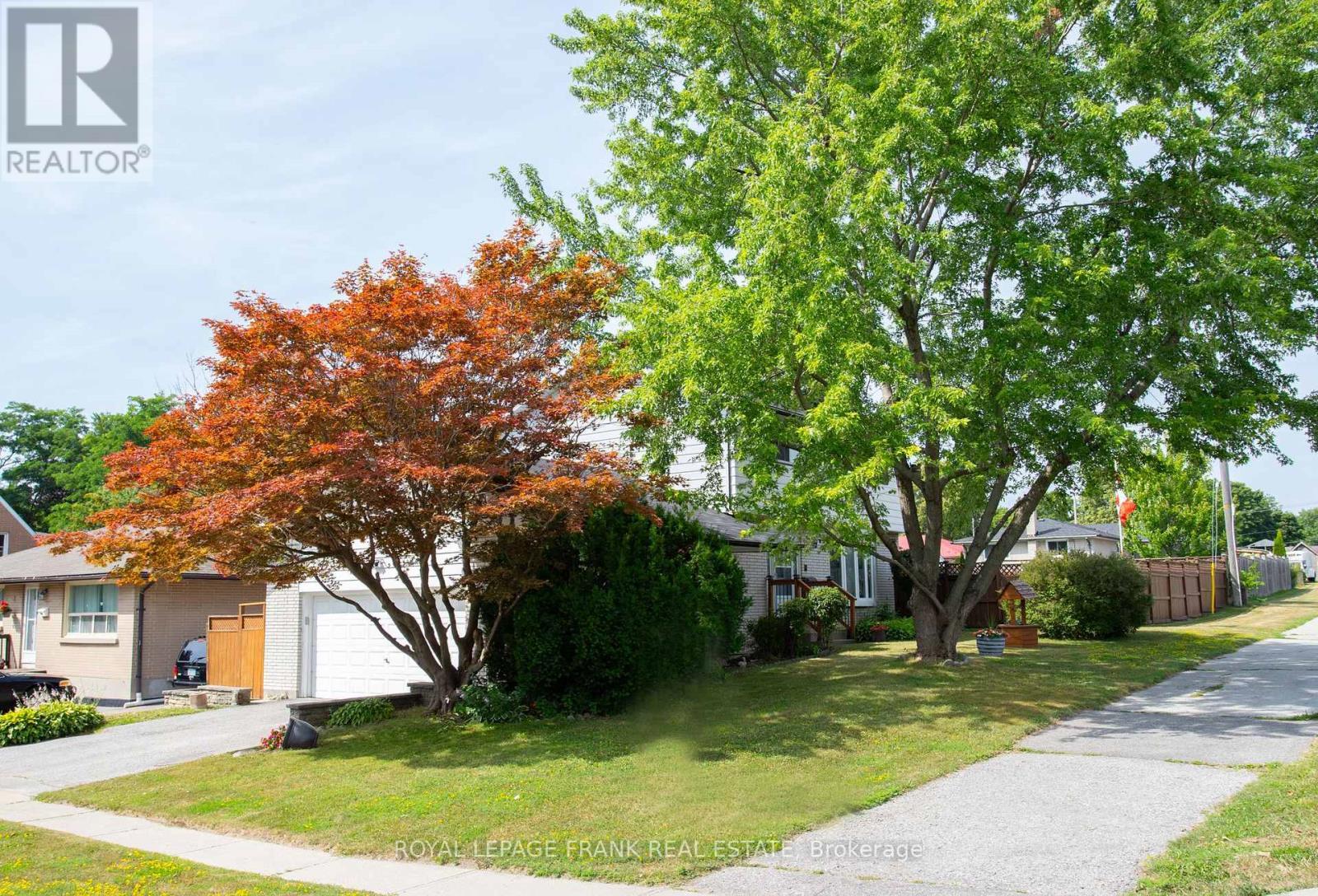 












1 ROOSEVELT AVENUE

,
Ajax (South East),




Ontario
L1S2L1

