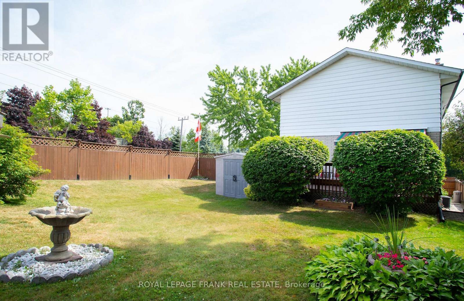 












1 ROOSEVELT AVENUE

,
Ajax (South East),




Ontario
L1S2L1

