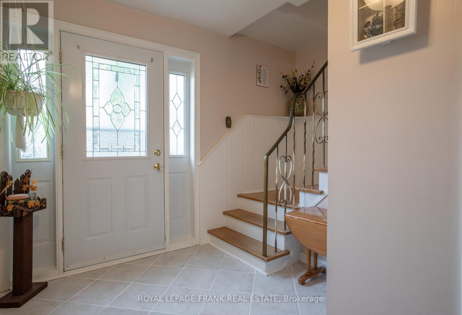 












1 ROOSEVELT AVENUE

,
Ajax (South East),




Ontario
L1S2L1

