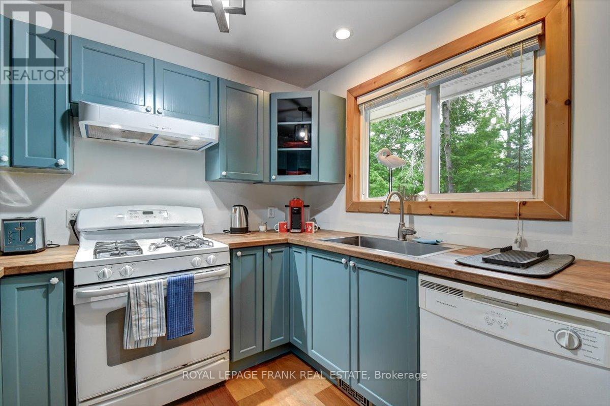 












119 MCFADDEN ROAD

,
North Kawartha,




Ontario
K0L1A0


