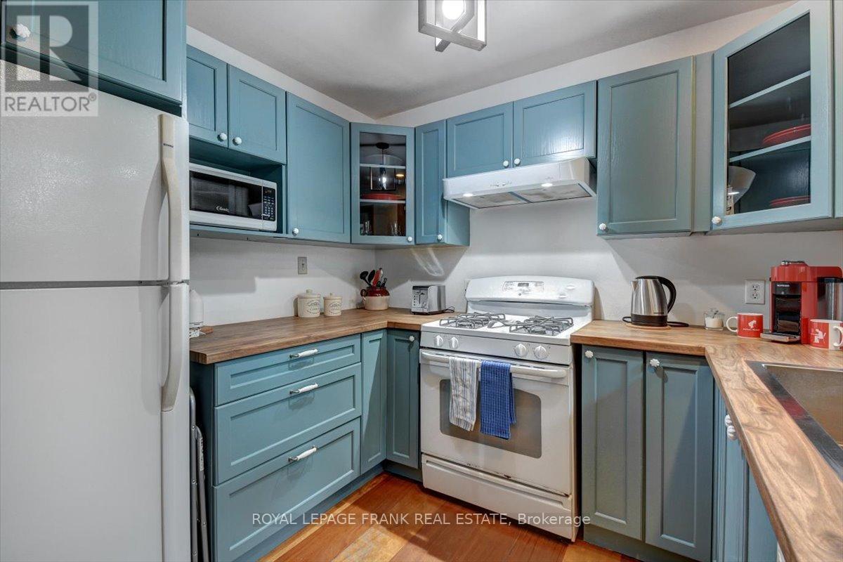 












119 MCFADDEN ROAD

,
North Kawartha,




Ontario
K0L1A0

