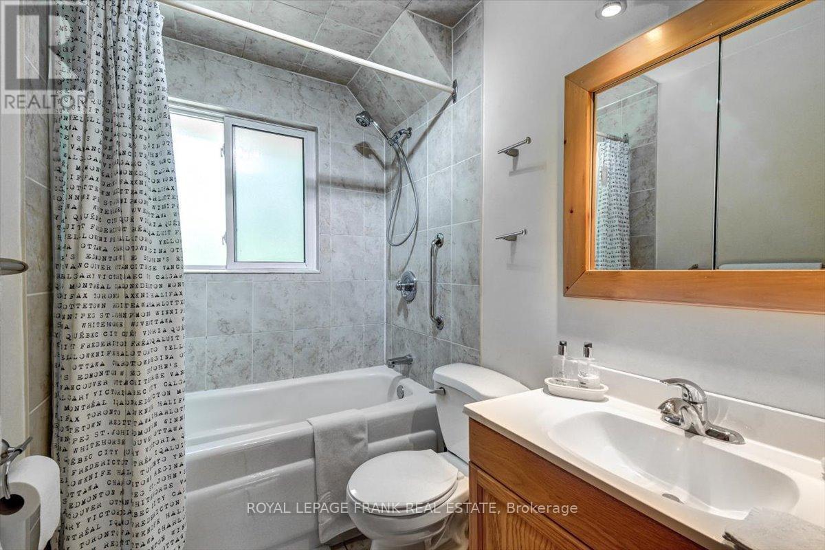 












119 MCFADDEN ROAD

,
North Kawartha,




Ontario
K0L1A0

