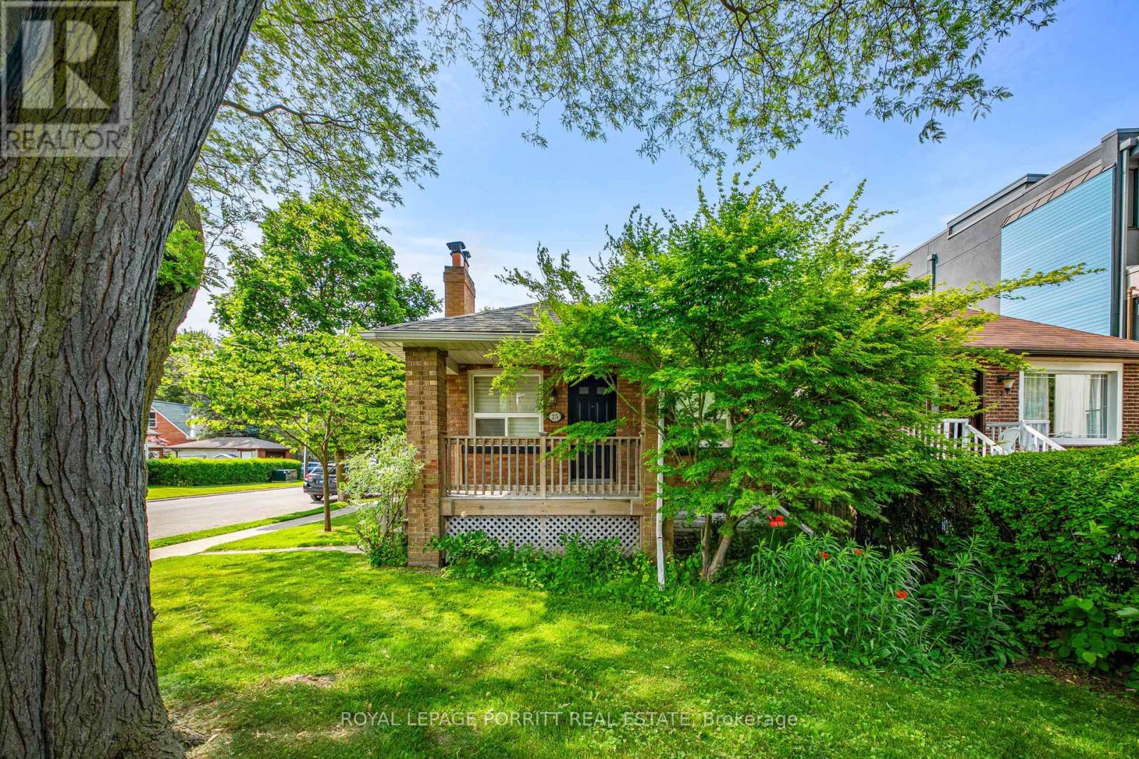 












25 ASH CRESCENT

,
Toronto,




Ontario
M8W1E4

