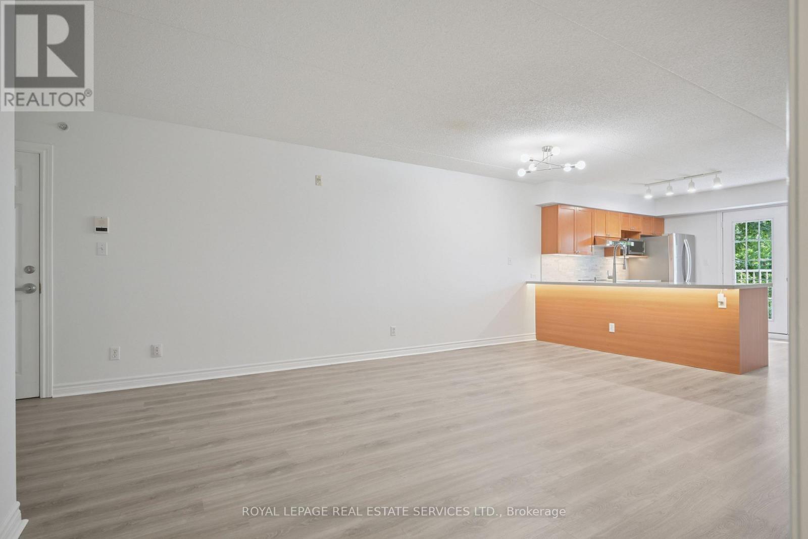 












207 - 1450 BISHOPS GATE

,
Oakville,




Ontario
L6M4N1

