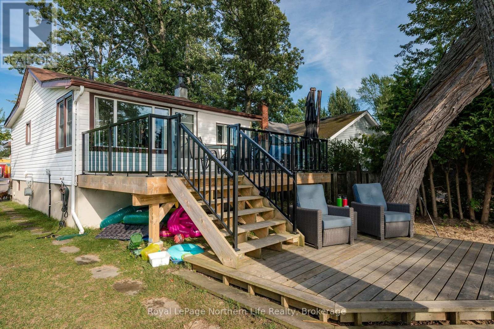 












581 BANNER AVENUE

,
North Bay (Ferris),




Ontario
P1A1X7

