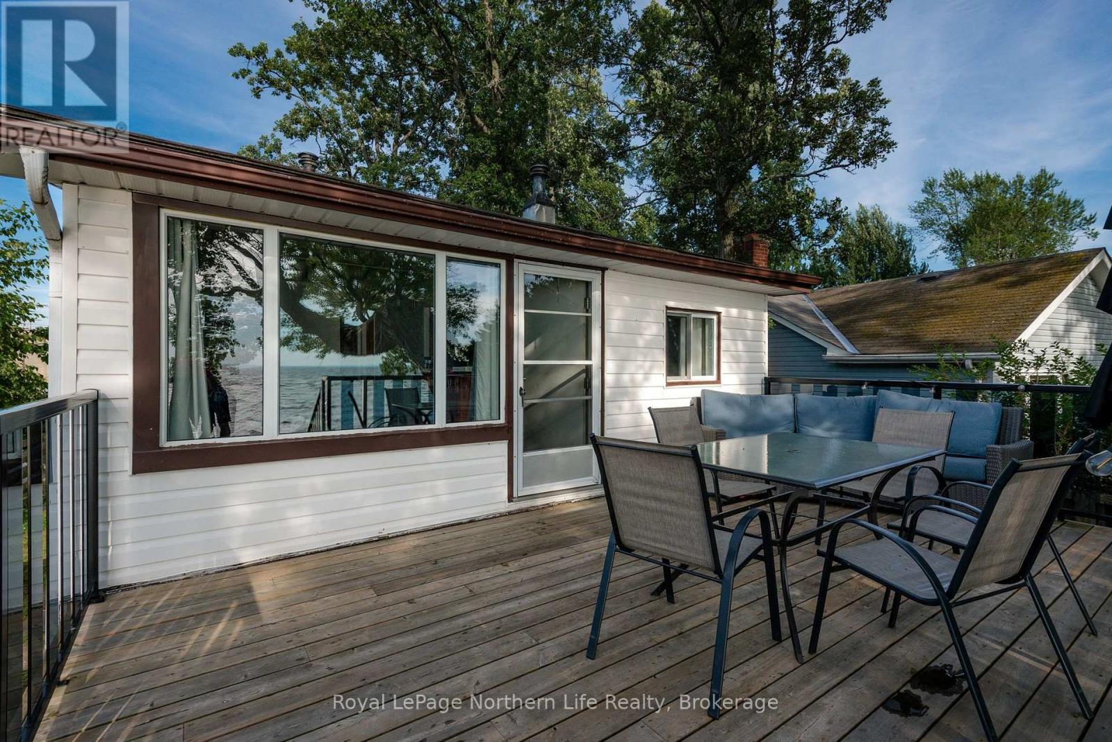 












581 BANNER AVENUE

,
North Bay (Ferris),




Ontario
P1A1X7

