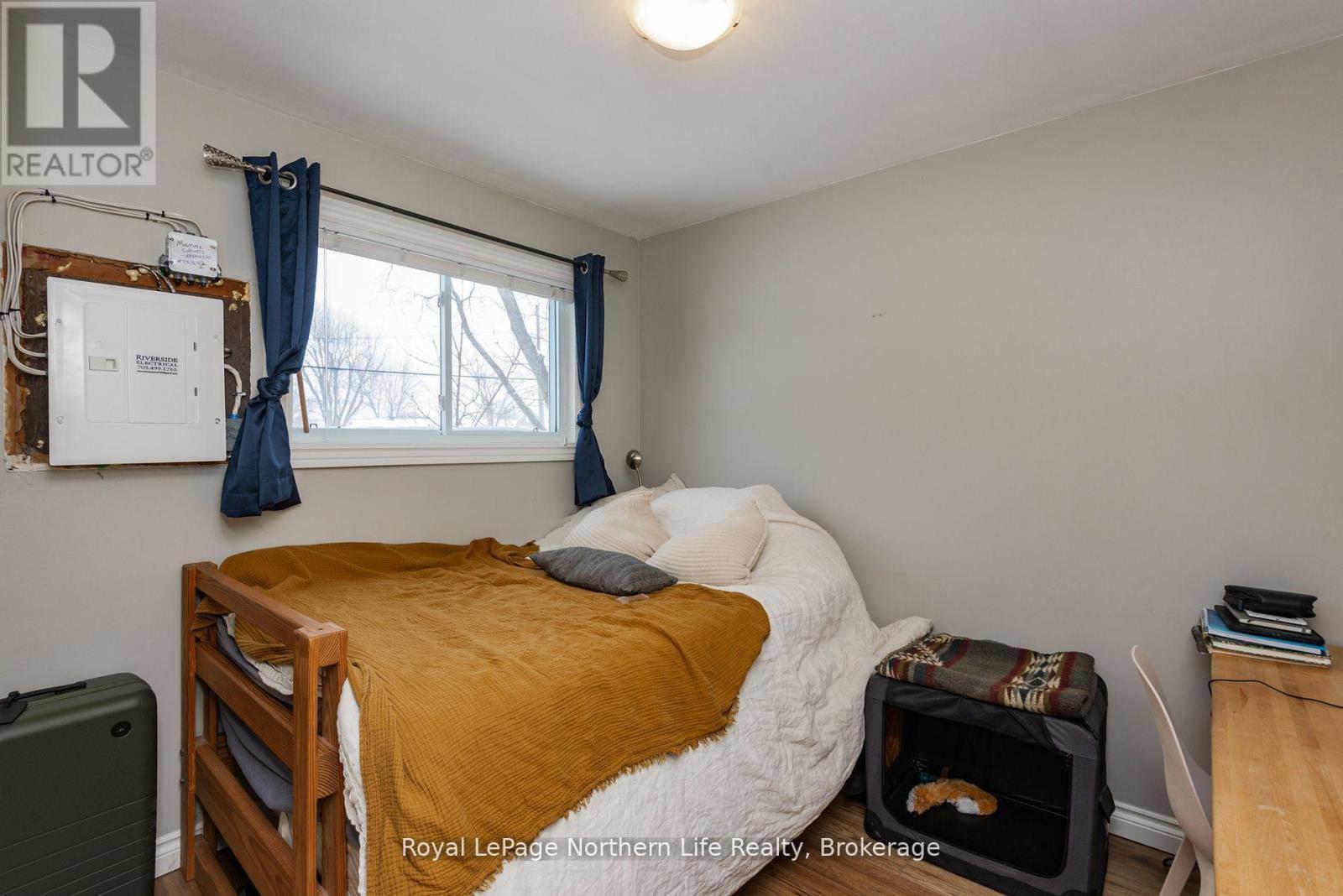












581 BANNER AVENUE

,
North Bay (Ferris),




Ontario
P1A1X7

