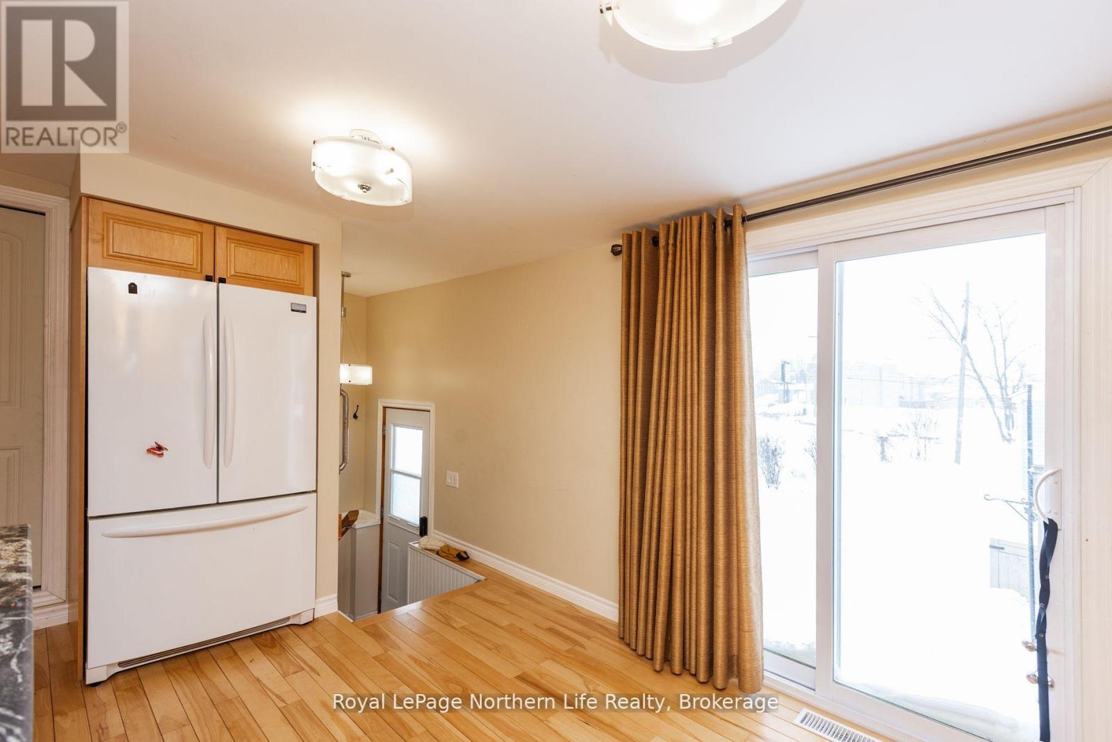












581 BANNER AVENUE

,
North Bay (Ferris),




Ontario
P1A1X7

