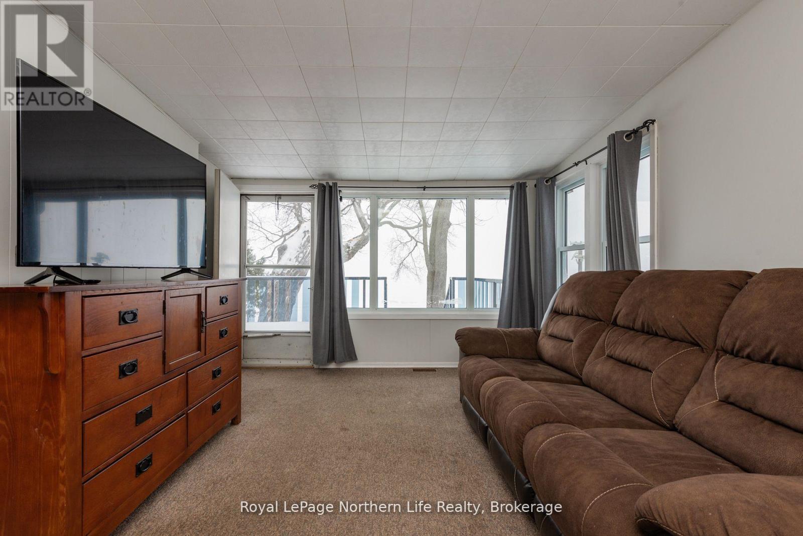 












581 BANNER AVENUE

,
North Bay (Ferris),




Ontario
P1A1X7

