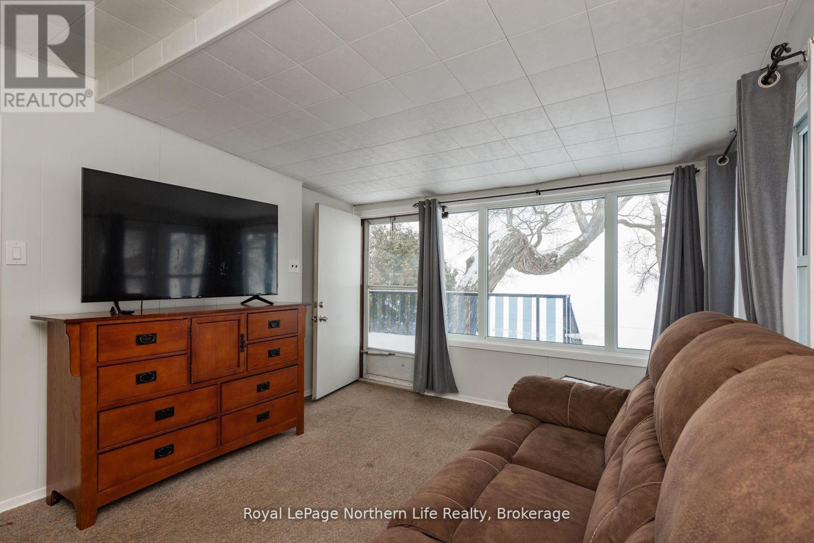 












581 BANNER AVENUE

,
North Bay (Ferris),




Ontario
P1A1X7

