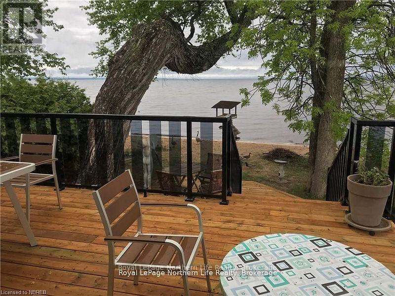 












581 BANNER AVENUE

,
North Bay (Ferris),




Ontario
P1A1X7

