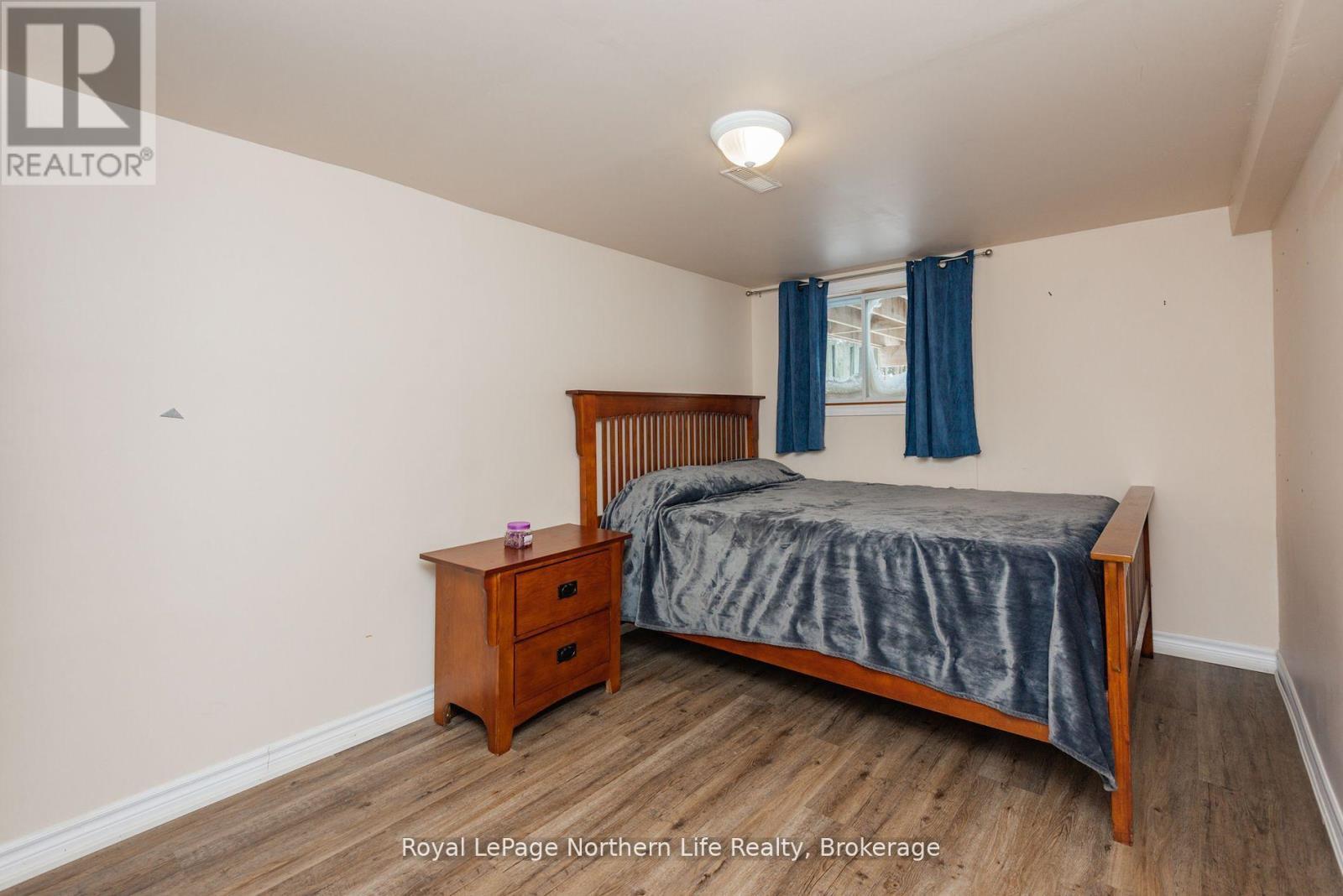












581 BANNER AVENUE

,
North Bay (Ferris),




Ontario
P1A1X7

