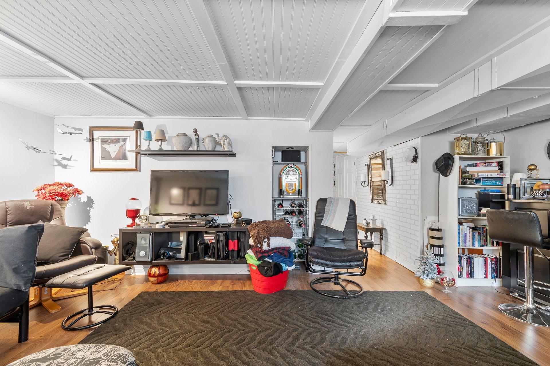 









5C


Rue McCagg

,
Clarendon,




QC
J0X2Y0

