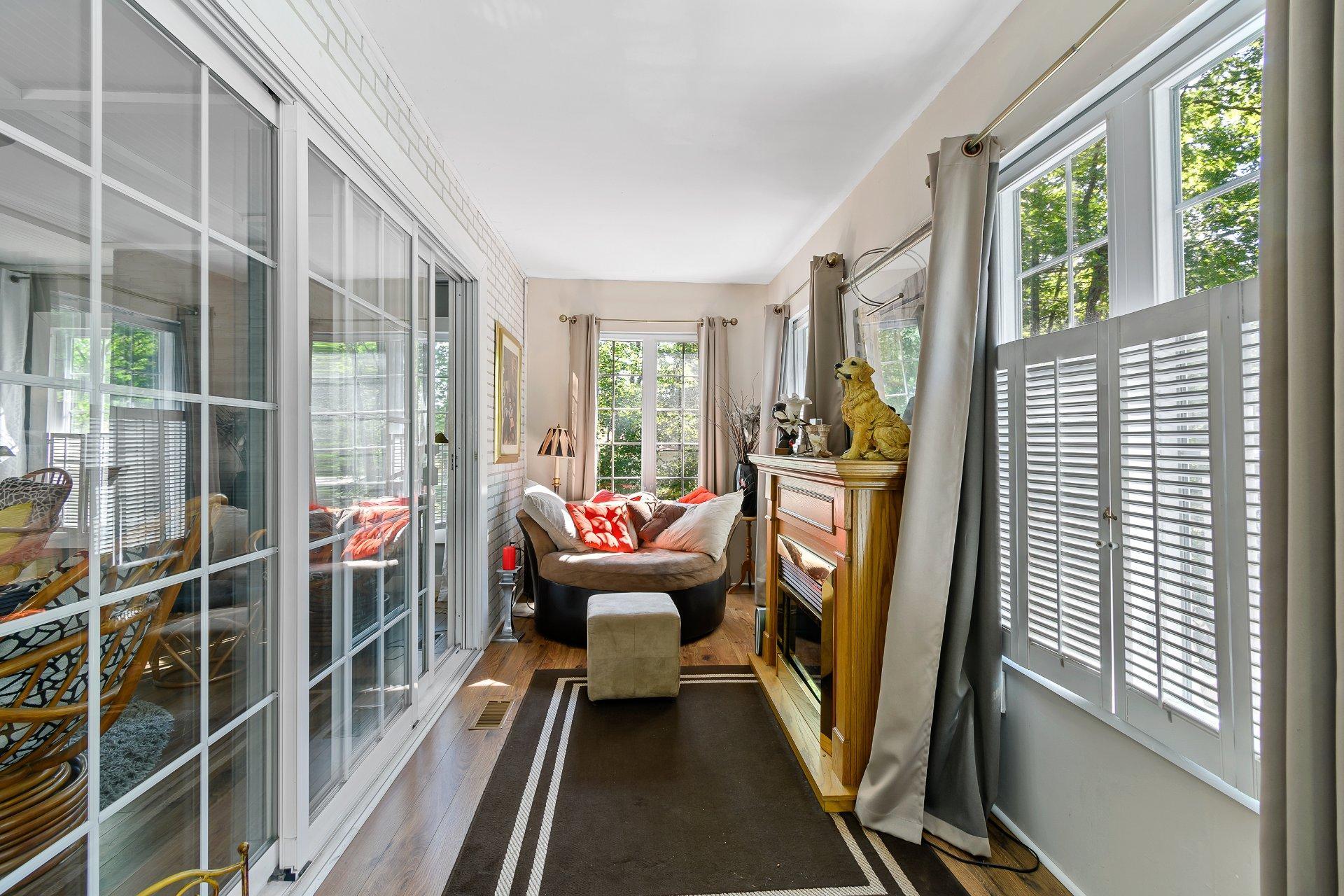 









5C


Rue McCagg

,
Clarendon,




QC
J0X2Y0

