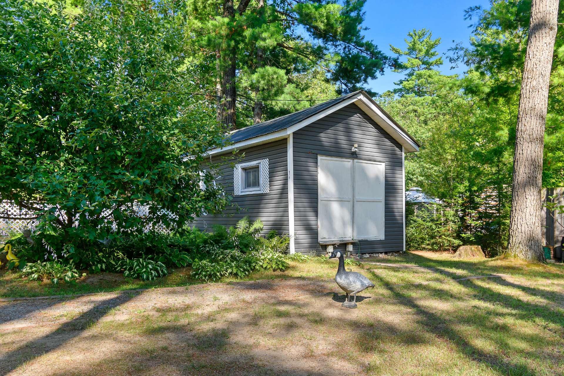 









5C


Rue McCagg

,
Clarendon,




QC
J0X2Y0

