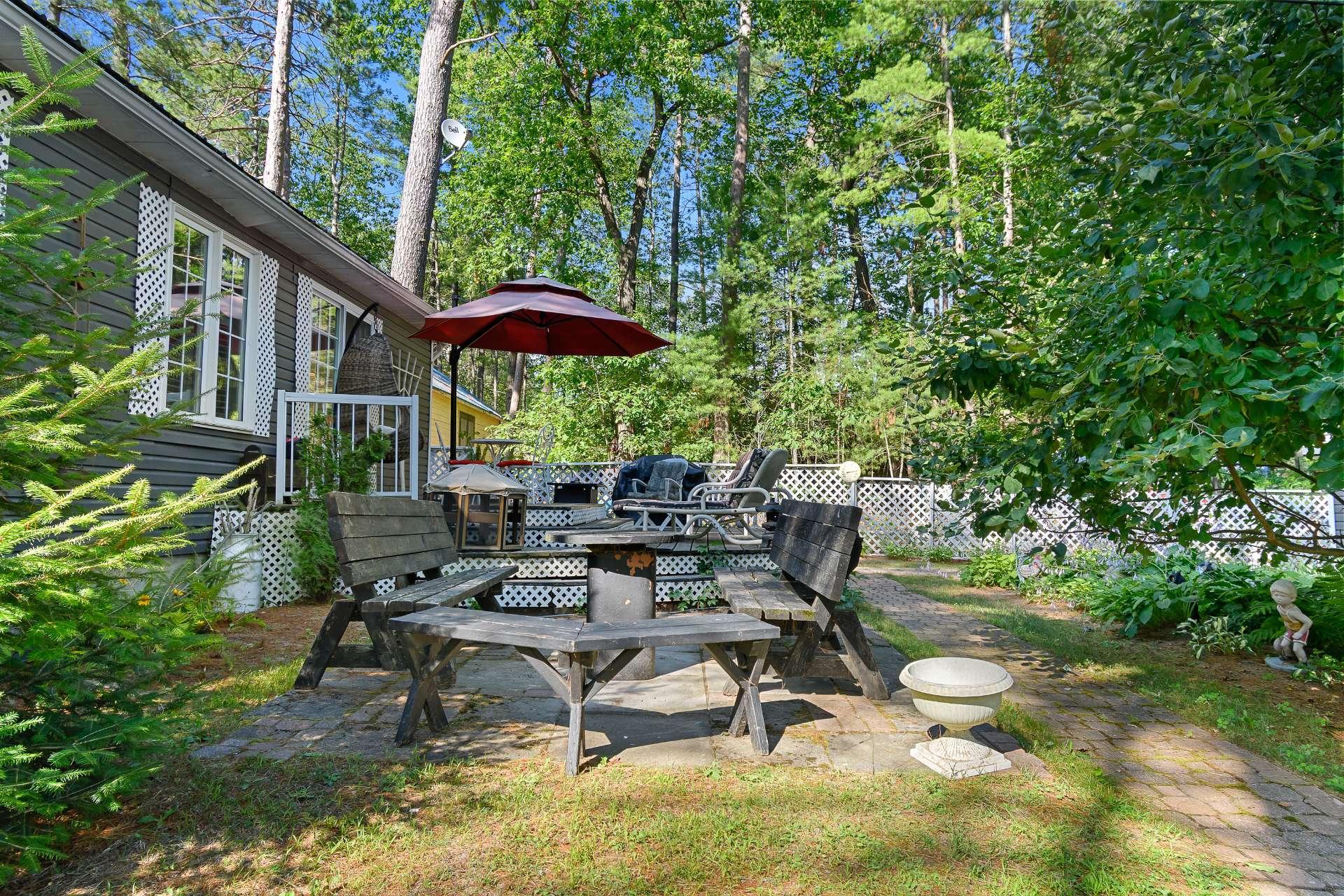 









5C


Rue McCagg

,
Clarendon,




QC
J0X2Y0


