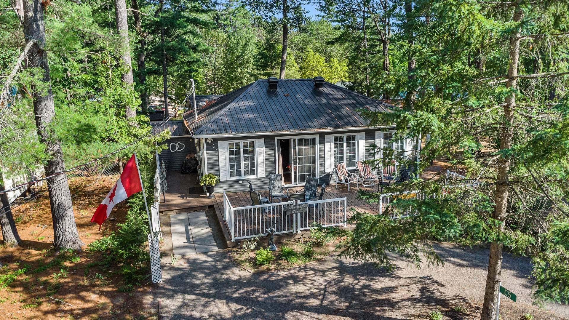 









5C


Rue McCagg

,
Clarendon,




QC
J0X2Y0

