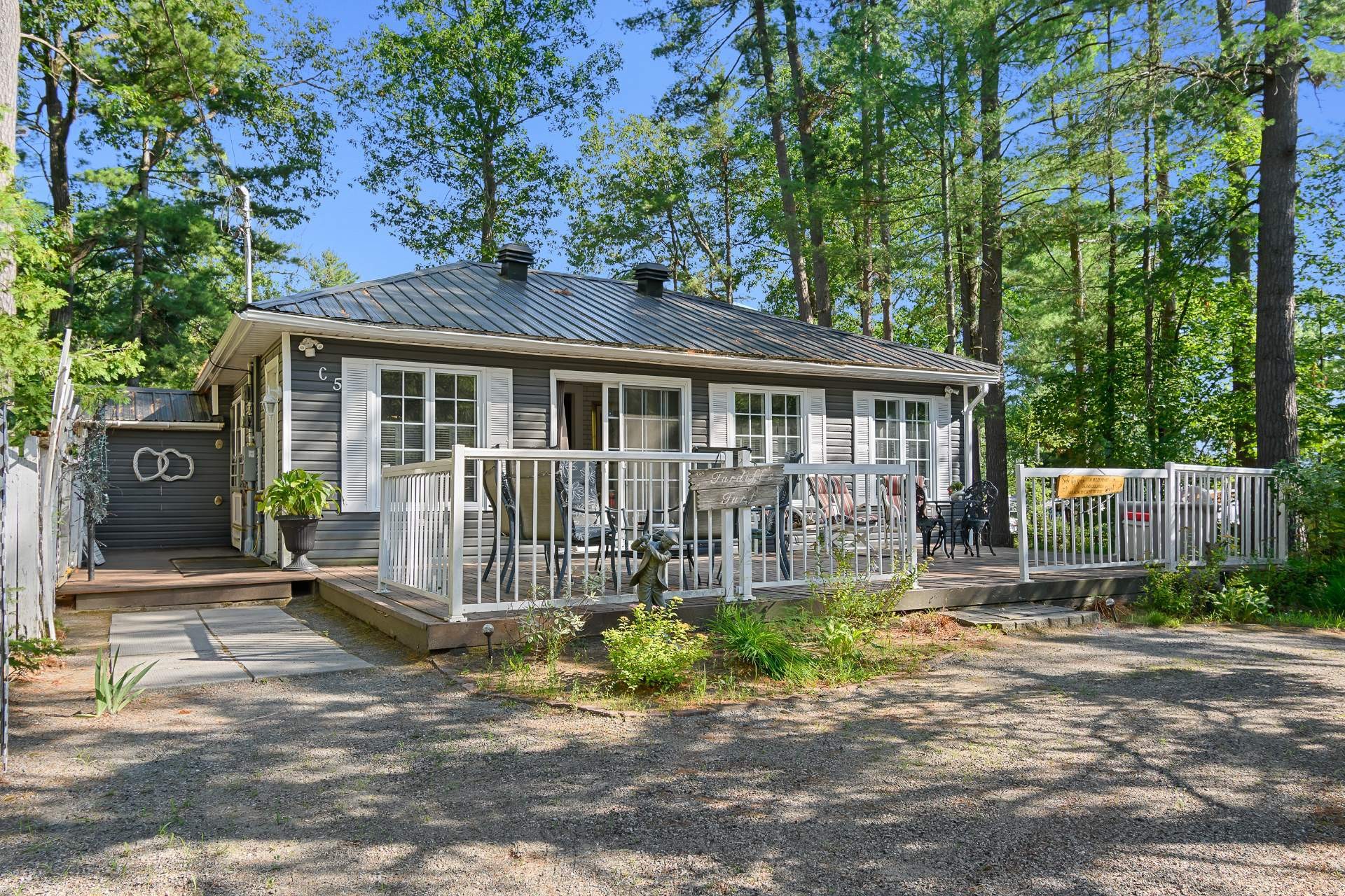 









5C


Rue McCagg

,
Clarendon,




QC
J0X2Y0

