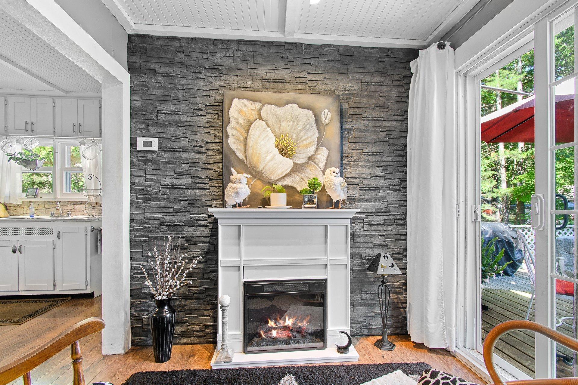 









5C


Rue McCagg

,
Clarendon,




QC
J0X2Y0

