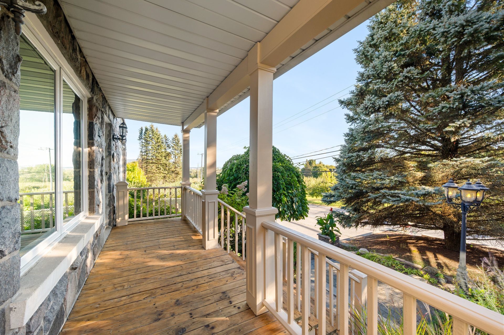 









1209

 - 1211


Ch. de la Montagne

,
Mont-Saint-Hilaire,




QC
J3G4S6

