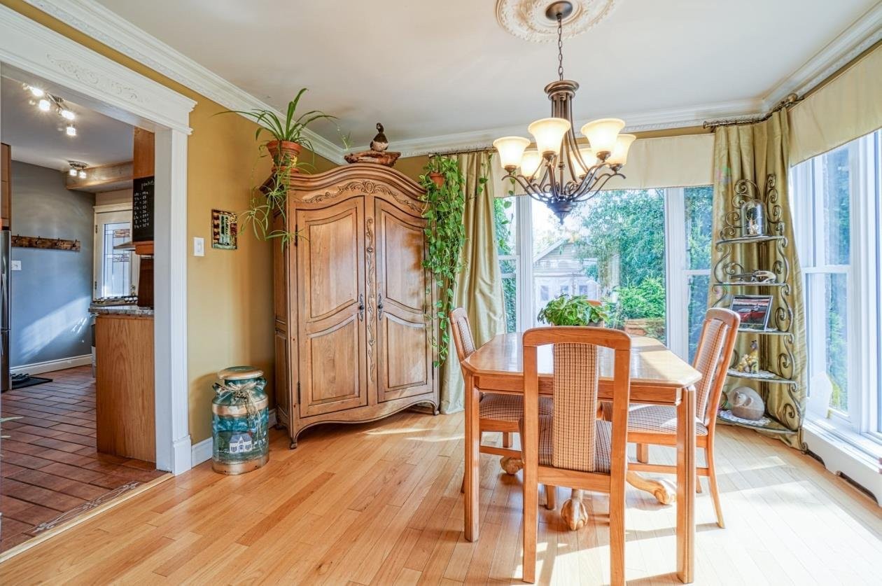 









1209

 - 1211


Ch. de la Montagne

,
Mont-Saint-Hilaire,




QC
J3G4S6

