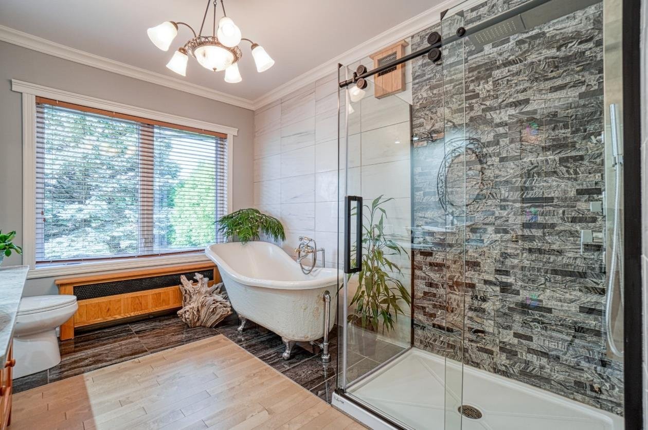 









1209

 - 1211


Ch. de la Montagne

,
Mont-Saint-Hilaire,




QC
J3G4S6

