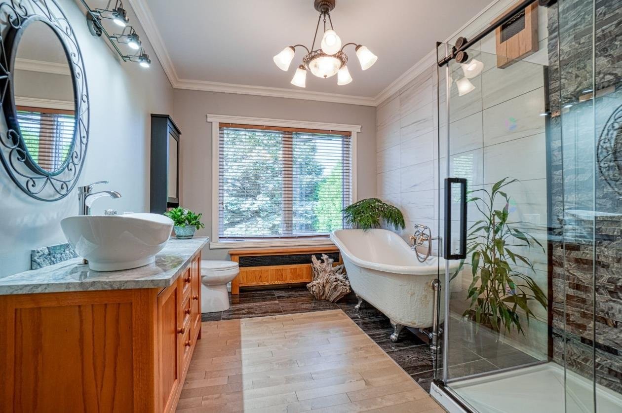 









1209

 - 1211


Ch. de la Montagne

,
Mont-Saint-Hilaire,




QC
J3G4S6

