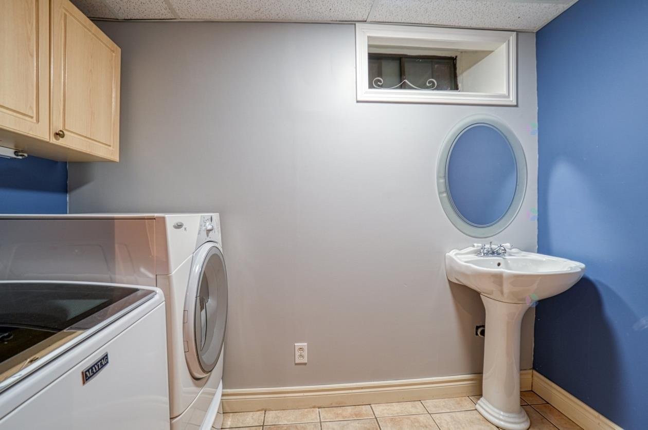 









1209

 - 1211


Ch. de la Montagne

,
Mont-Saint-Hilaire,




QC
J3G4S6

