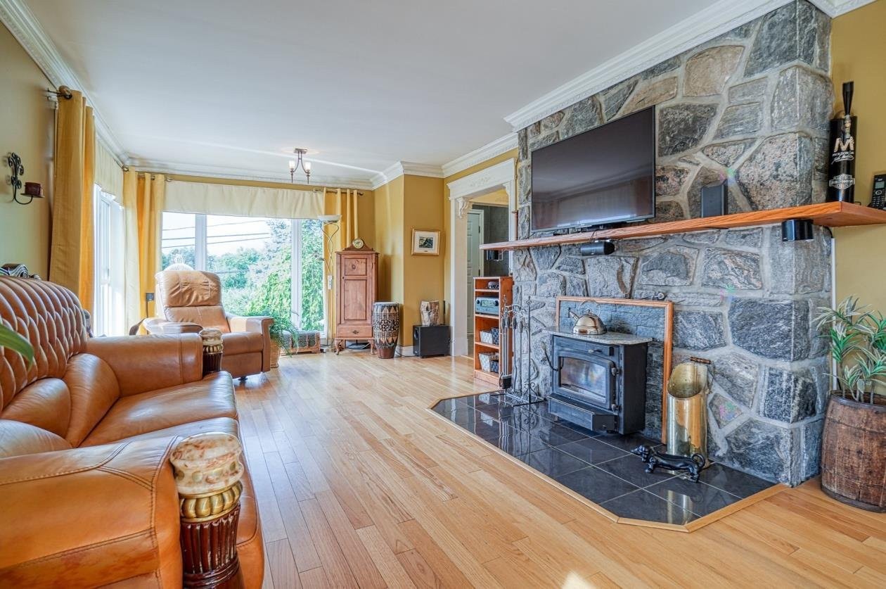 









1209

 - 1211


Ch. de la Montagne

,
Mont-Saint-Hilaire,




QC
J3G4S6

