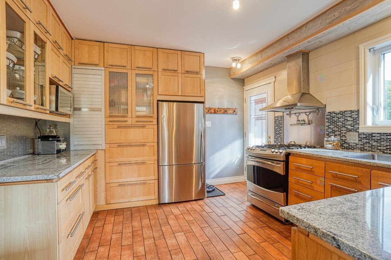 









1209

 - 1211


Ch. de la Montagne

,
Mont-Saint-Hilaire,




QC
J3G4S6

