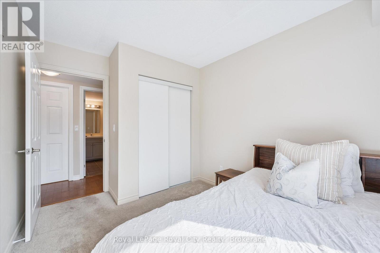 












212 - 37 GOODWIN DRIVE

,
Guelph (Pineridge/Westminster Woods),




Ontario
N1L0E6

