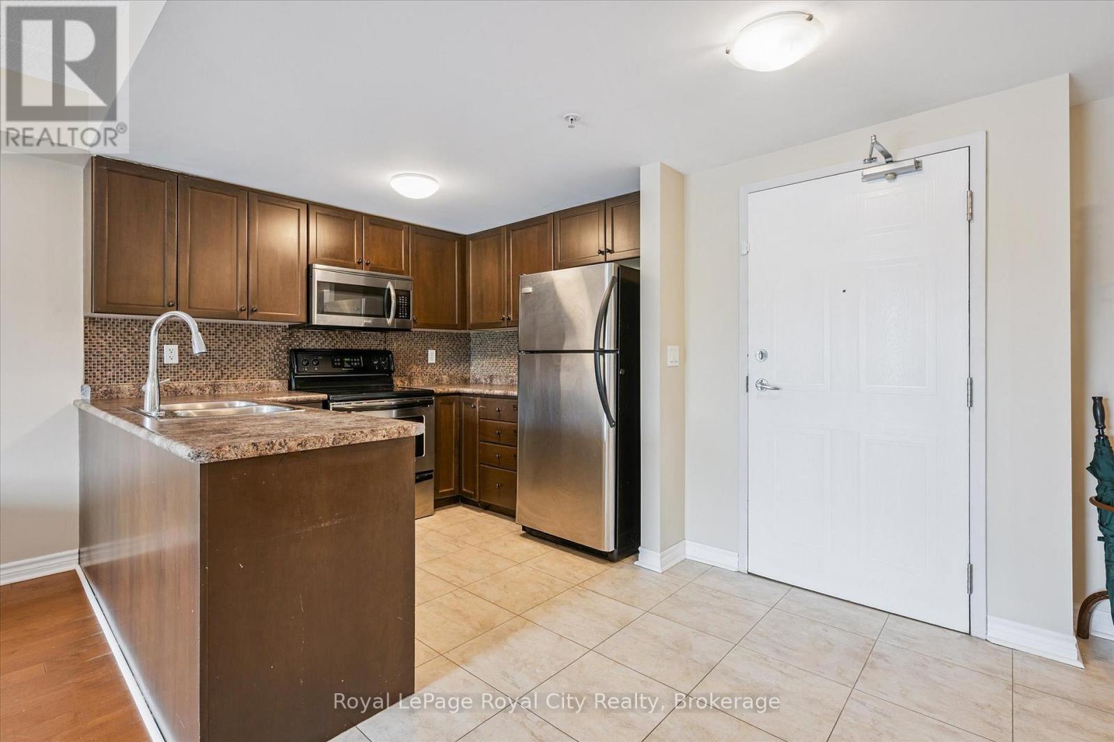 












212 - 37 GOODWIN DRIVE

,
Guelph (Pineridge/Westminster Woods),




Ontario
N1L0E6

