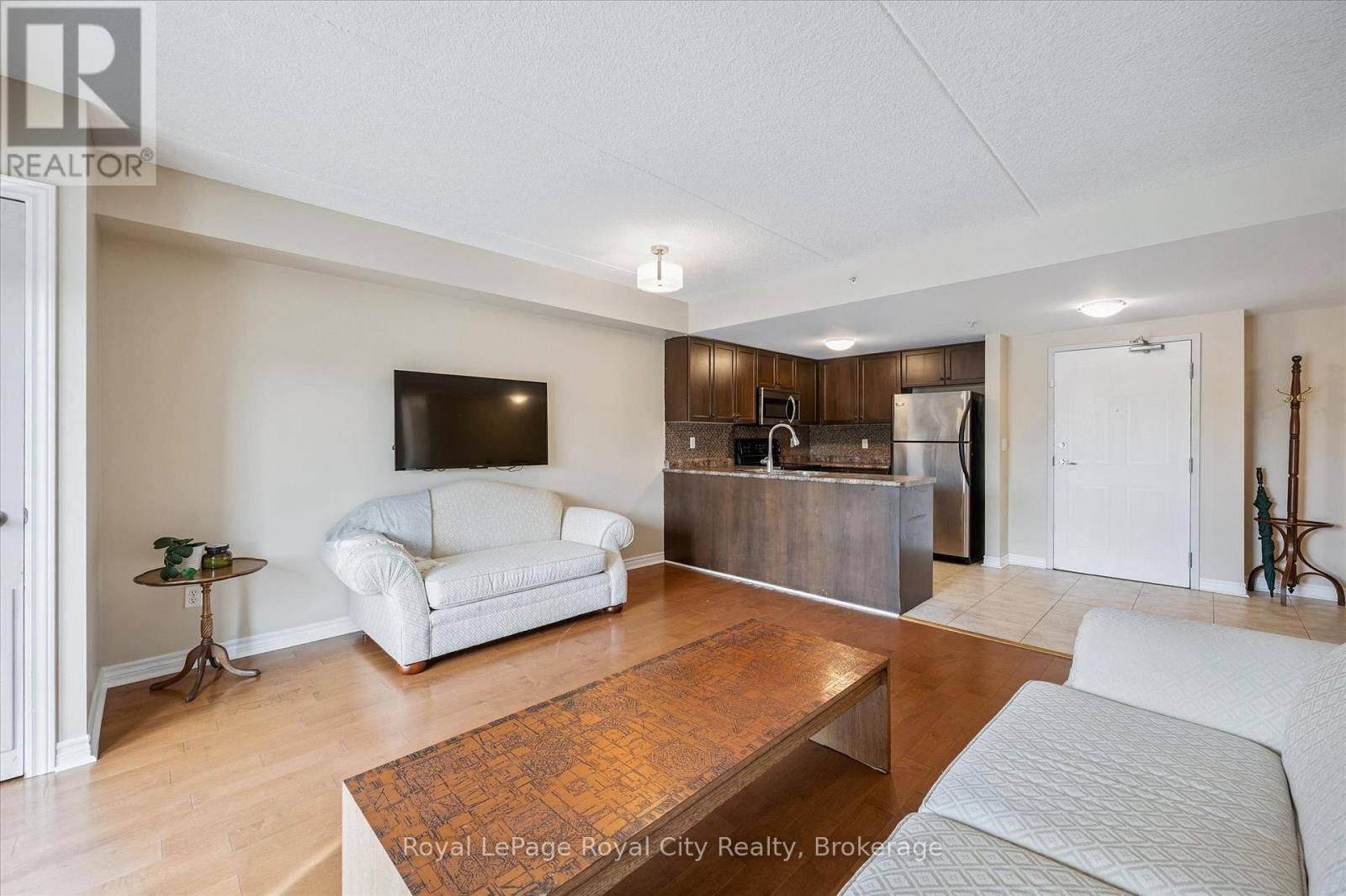 












212 - 37 GOODWIN DRIVE

,
Guelph (Pineridge/Westminster Woods),




Ontario
N1L0E6


