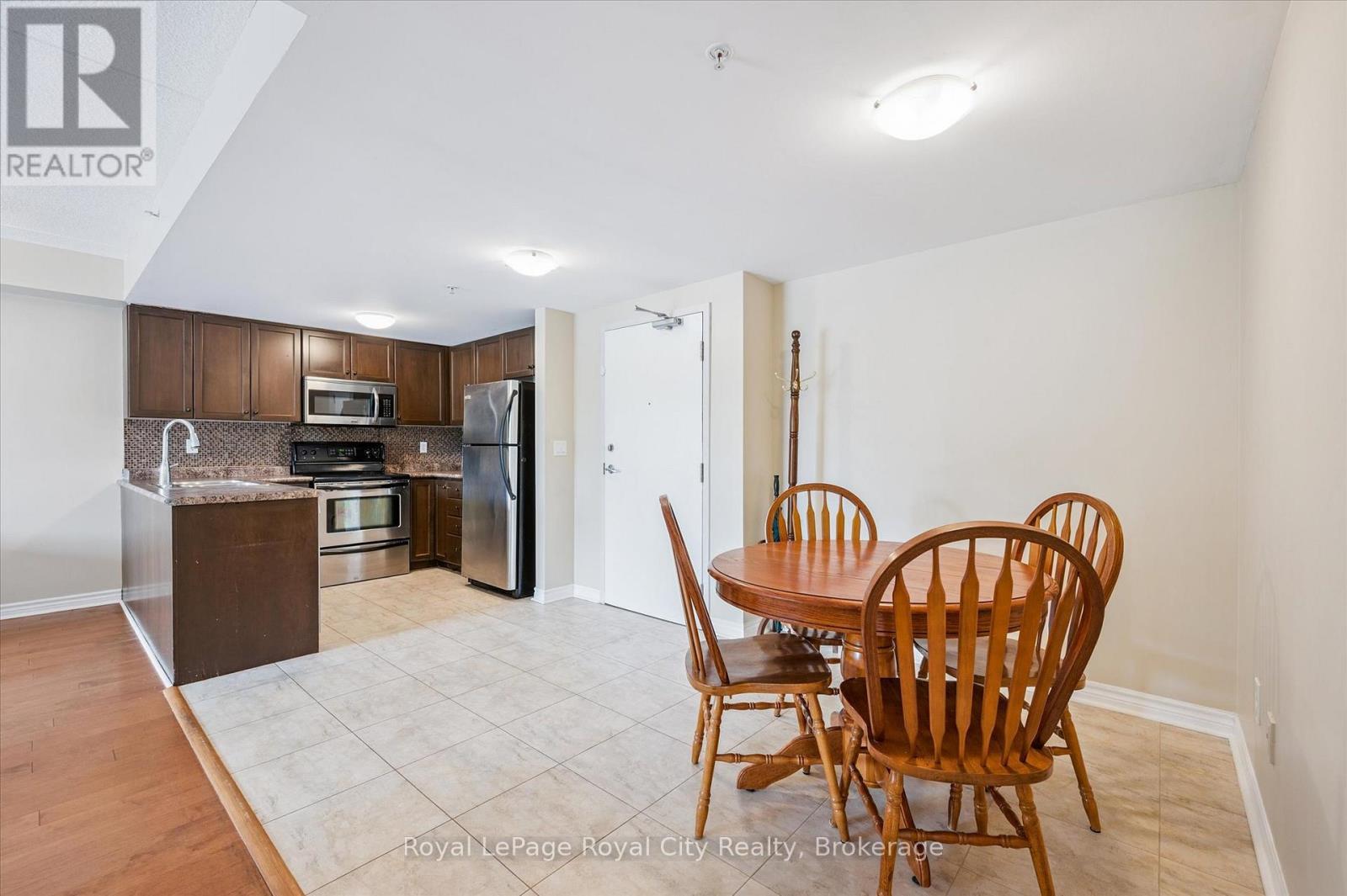 












212 - 37 GOODWIN DRIVE

,
Guelph (Pineridge/Westminster Woods),




Ontario
N1L0E6

