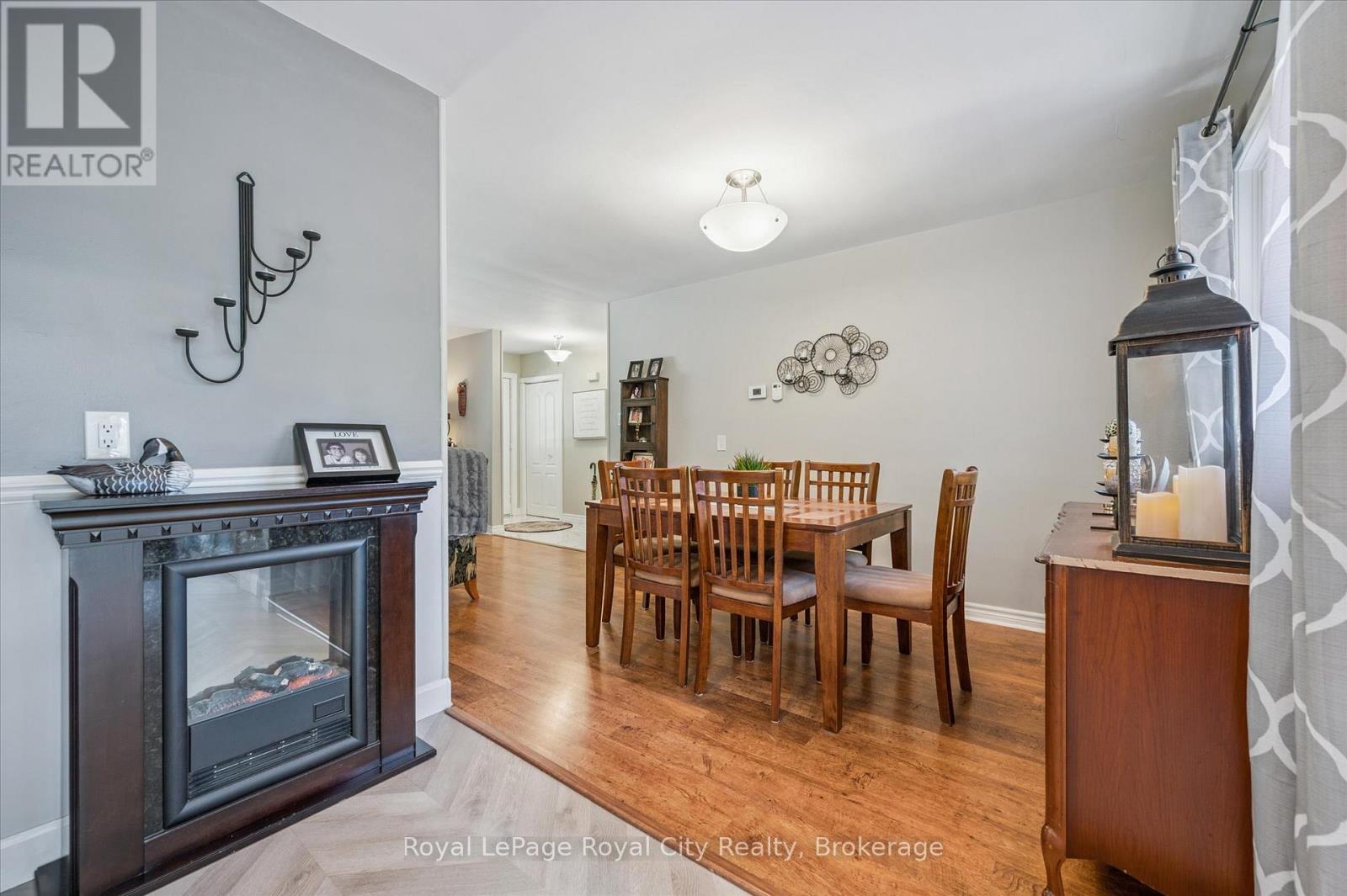 












366 PEEL STREET

,
Wellington North (Mount Forest),




Ontario
N0G2L3

