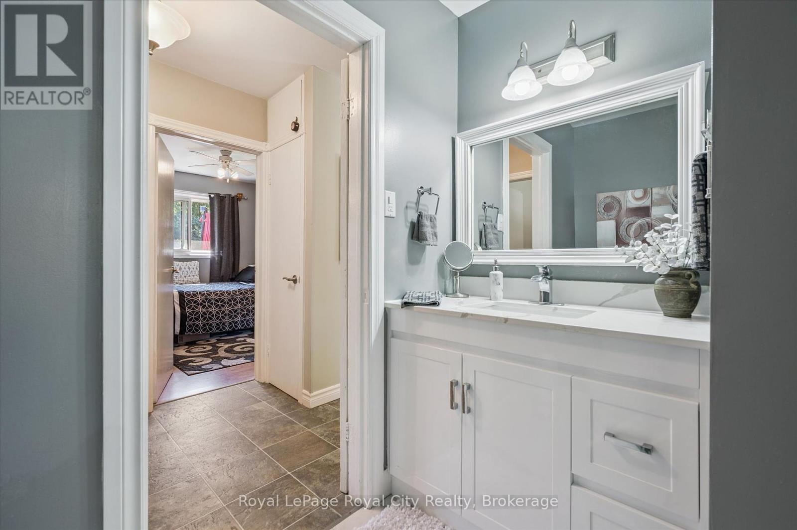 












366 PEEL STREET

,
Wellington North (Mount Forest),




Ontario
N0G2L3

