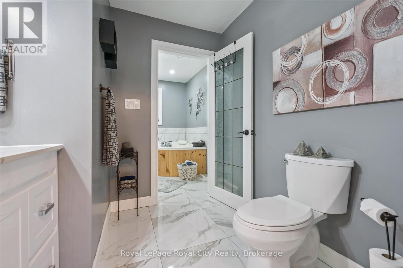 












366 PEEL STREET

,
Wellington North (Mount Forest),




Ontario
N0G2L3

