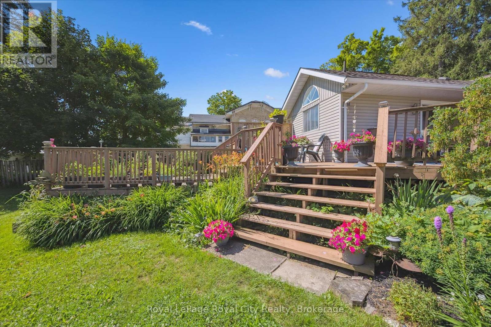 












366 PEEL STREET

,
Wellington North (Mount Forest),




Ontario
N0G2L3

