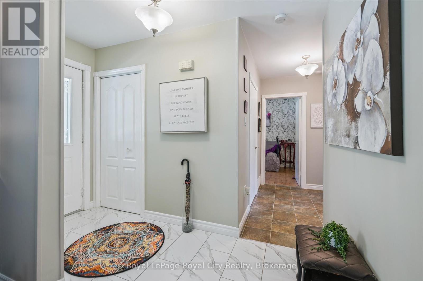 












366 PEEL STREET

,
Wellington North (Mount Forest),




Ontario
N0G2L3

