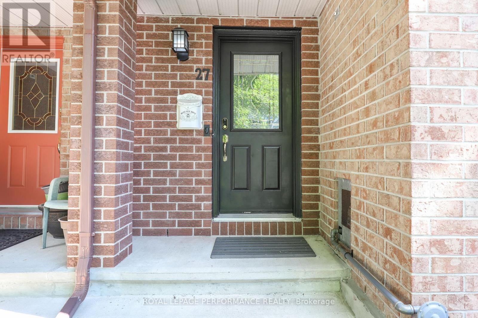 












27 DRAYTON PRIVATE E

,
Ottawa,




Ontario
K1K4R1

