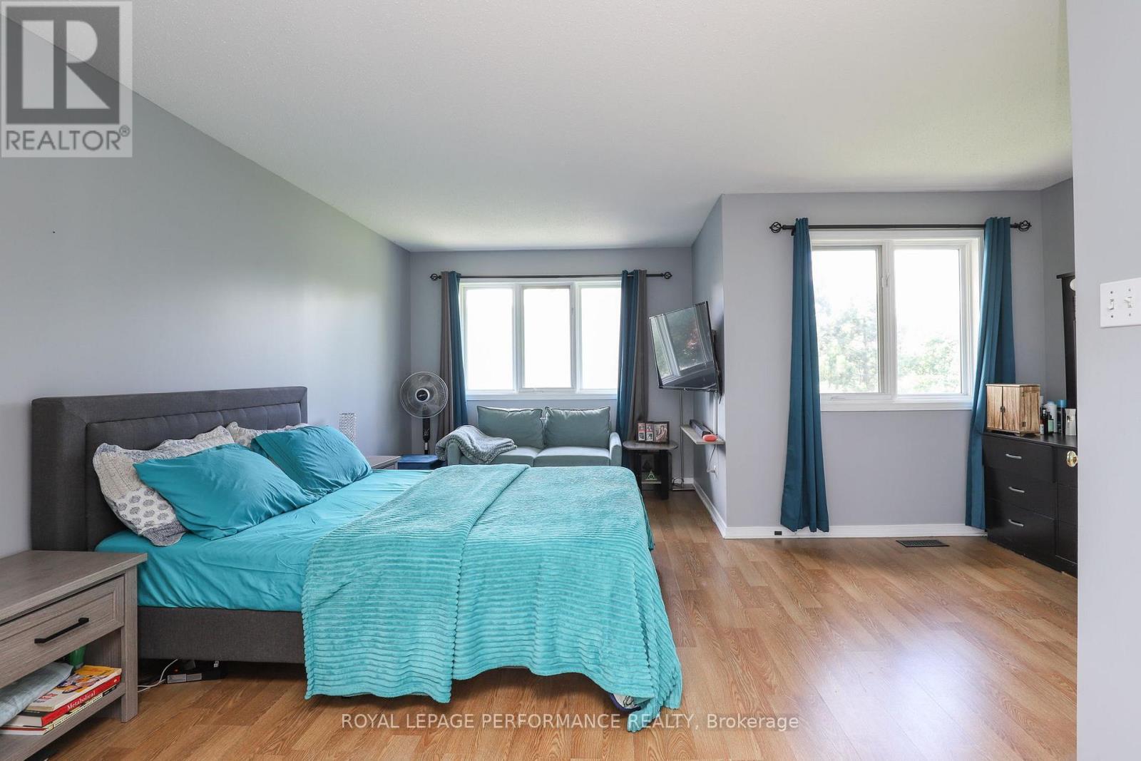 












27 DRAYTON PRIVATE E

,
Ottawa,




Ontario
K1K4R1

